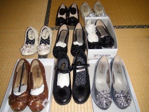 東日本大震災復興支援活動（4月・婦人靴仕分け作業） 震災復興支援 